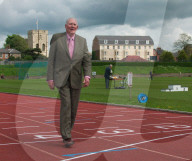 PEOPLE - Roger Bannister ist im Alter von 88 Jahren gestorben