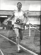PEOPLE - Roger Bannister ist im Alter von 88 Jahren gestorben