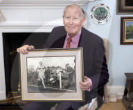 PEOPLE - Roger Bannister ist im Alter von 88 Jahren gestorben