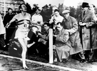 PEOPLE - Roger Bannister ist im Alter von 88 Jahren gestorben