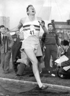 PEOPLE - Roger Bannister ist im Alter von 88 Jahren gestorben