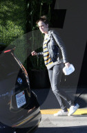 EXKLUSIV - Samantha Ronson bestaunt den Nachwuchs  im Chateau Marmont