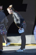 EXKLUSIV - Samantha Ronson bestaunt den Nachwuchs  im Chateau Marmont