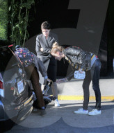 EXKLUSIV - Samantha Ronson bestaunt den Nachwuchs  im Chateau Marmont