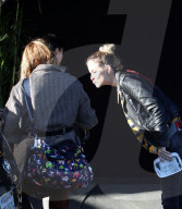 EXKLUSIV - Samantha Ronson bestaunt den Nachwuchs  im Chateau Marmont
