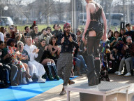PEOPLE - Paris Fashion Week: Vivienne Westwood auf dem Catwalk