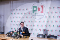NEWS - Italien: Matteo Renzi tritt als Parteichef zurück