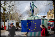 NEWS - Grossbritannien: Untersuchungen nach Agentendrama in Salisbury