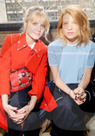 PEOPLE - Promis bei der Miu Miu Modenschau in Paris