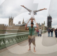 FEATURE - Pix of the Day: Bilder des Tages