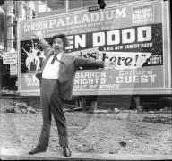PEOPLE - Der britische Komödiant Ken Dodd stirbt im Alter von 90 Jahren