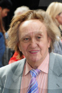 PEOPLE - Der britische Komödiant Ken Dodd stirbt im Alter von 90 Jahren