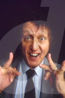 PEOPLE - Der britische Komödiant Ken Dodd stirbt im Alter von 90 Jahren