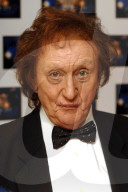 PEOPLE - Der britische Komödiant Ken Dodd stirbt im Alter von 90 Jahren