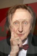 PEOPLE - Der britische Komödiant Ken Dodd stirbt im Alter von 90 Jahren