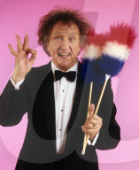 PEOPLE - Der britische Komödiant Ken Dodd stirbt im Alter von 90 Jahren