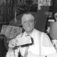 PEOPLE - Der britische Komödiant Ken Dodd stirbt im Alter von 90 Jahren