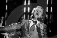 PEOPLE - Der britische Komödiant Ken Dodd stirbt im Alter von 90 Jahren