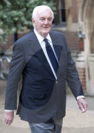PEOPLE - Mode-Legende Hubert de Givenchy im Alter von 91 Jahren gestorben