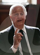 PEOPLE - Mode-Legende Hubert de Givenchy im Alter von 91 Jahren gestorben