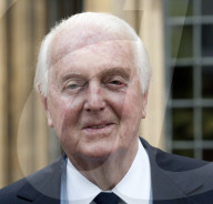 PEOPLE - Mode-Legende Hubert de Givenchy im Alter von 91 Jahren gestorben