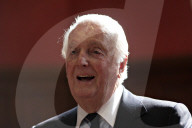 PEOPLE - Mode-Legende Hubert de Givenchy im Alter von 91 Jahren gestorben