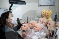 REPORTAGE - Japan: 'Gummi-Susi' Fabrik in Tokio