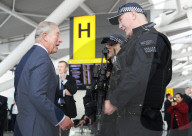 PEOPLE - Prinz Charles besucht den Flughafen Heathrow