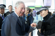 PEOPLE - Prinz Charles besucht den Flughafen Heathrow