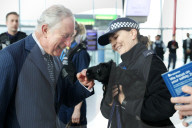 PEOPLE - Prinz Charles besucht den Flughafen Heathrow