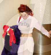 PEOPLE - Von Bella Thorne's boyfriend Mod Sun ist kaum was zu erkennen