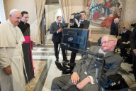 PEOPLE - Stephen Hawking ist im Alter von 76 Jahren gestorben