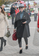PEOPLE - Schwangere Zara Tindall besucht das Cheltenham Festival