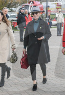 PEOPLE - Schwangere Zara Tindall besucht das Cheltenham Festival