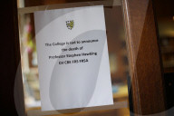 NEWS - Cambridge: Trauer um Stephen Hawking 
