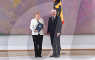 NEWS - Berlin: Angela Merkel wird zum vierten Mal als Kanzlerin vereidigt