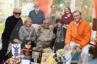 PEOPLE - Ein Geburtstagskarte von Heino für den 110-Jährigen Gerhart Schneider aus Bad Münstereife