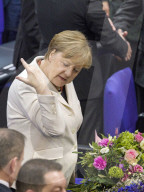  NEWS - Berlin: Gratulationen und Blumen fŸr Kanzlerin Angela Merkel 