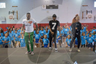 PEOPLE - Jason Derulo turnt mit Kids für den guten Zweck