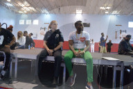 PEOPLE - Jason Derulo turnt mit Kids für den guten Zweck