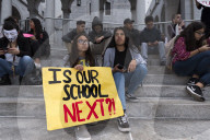 NEWS - USA: Demonstrationen gegen Waffengesetz