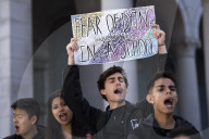 NEWS - USA: Demonstrationen gegen Waffengesetz