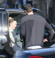 EXKLUSIV - Nicht immer alles so goldig? Miley Cyrus und Liam Hemsowrth scheinen sich gestritten zu haben