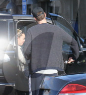 EXKLUSIV - Nicht immer alles so goldig? Miley Cyrus und Liam Hemsowrth scheinen sich gestritten zu haben