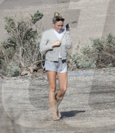 EXKLUSIV - Nicht immer alles so goldig? Miley Cyrus und Liam Hemsowrth scheinen sich gestritten zu haben