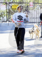 PEOPLE - Justin Bieber überbrückt das Timeout mit Selena sportlich