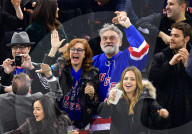 PEOPLE - Susan Sarandon fiebert mit den New York Rangers mit