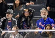 PEOPLE - Susan Sarandon fiebert mit den New York Rangers mit