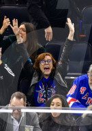 PEOPLE - Susan Sarandon fiebert mit den New York Rangers mit