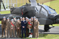PEOPLE - Prinz Harry besucht eine Helikopter-Basis in Hamshire